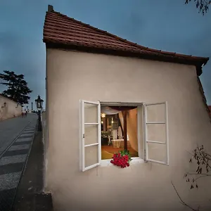 Design Neruda Отель Прага